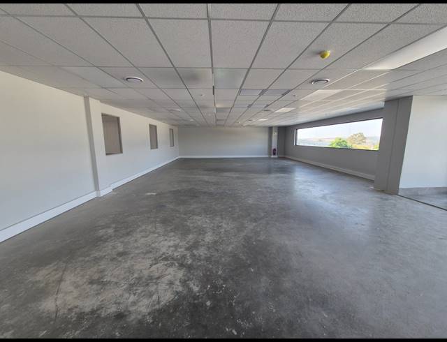 3,150M² WAREHOUSE TO LET IN LINBRO PARK
